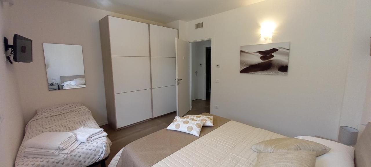 Maisonette Modena Park Exteriör bild