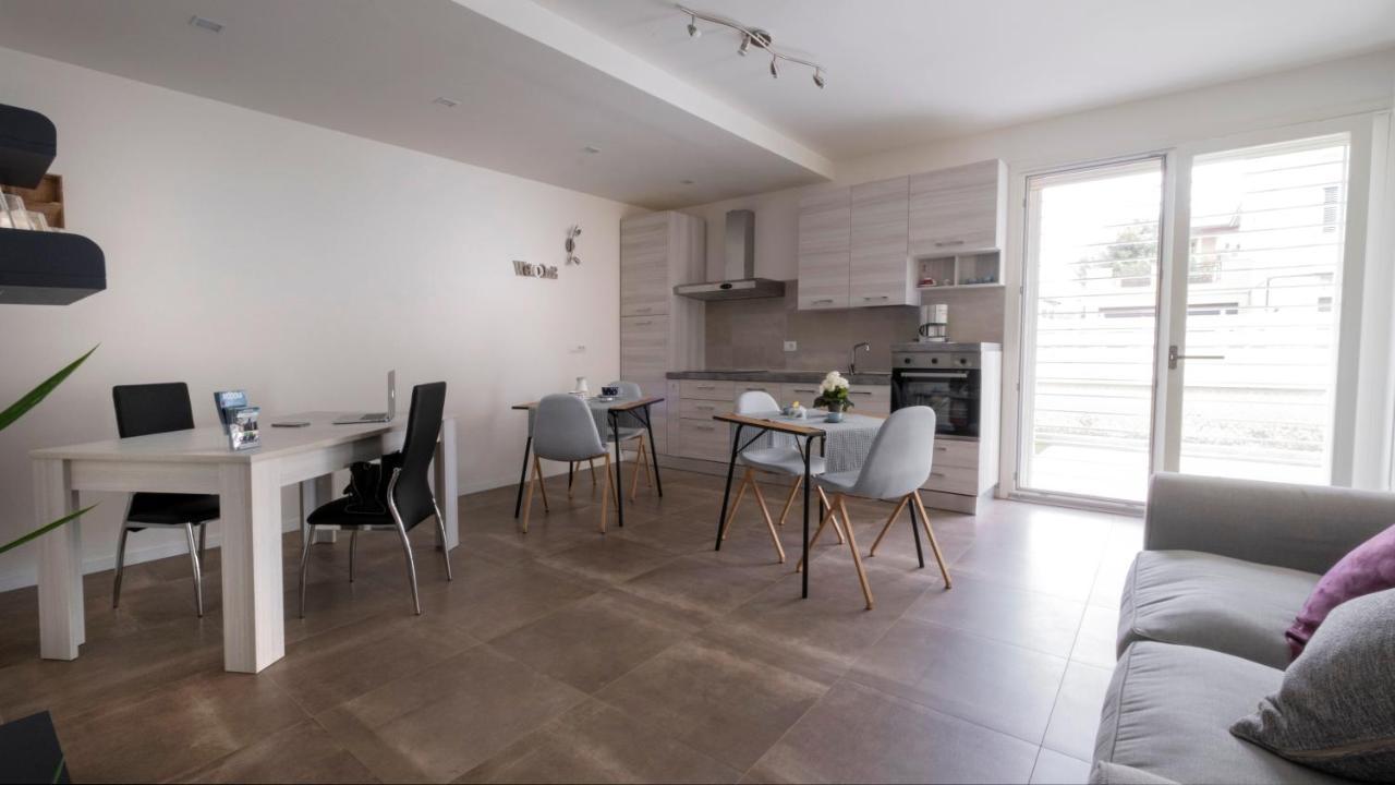 Maisonette Modena Park Exteriör bild